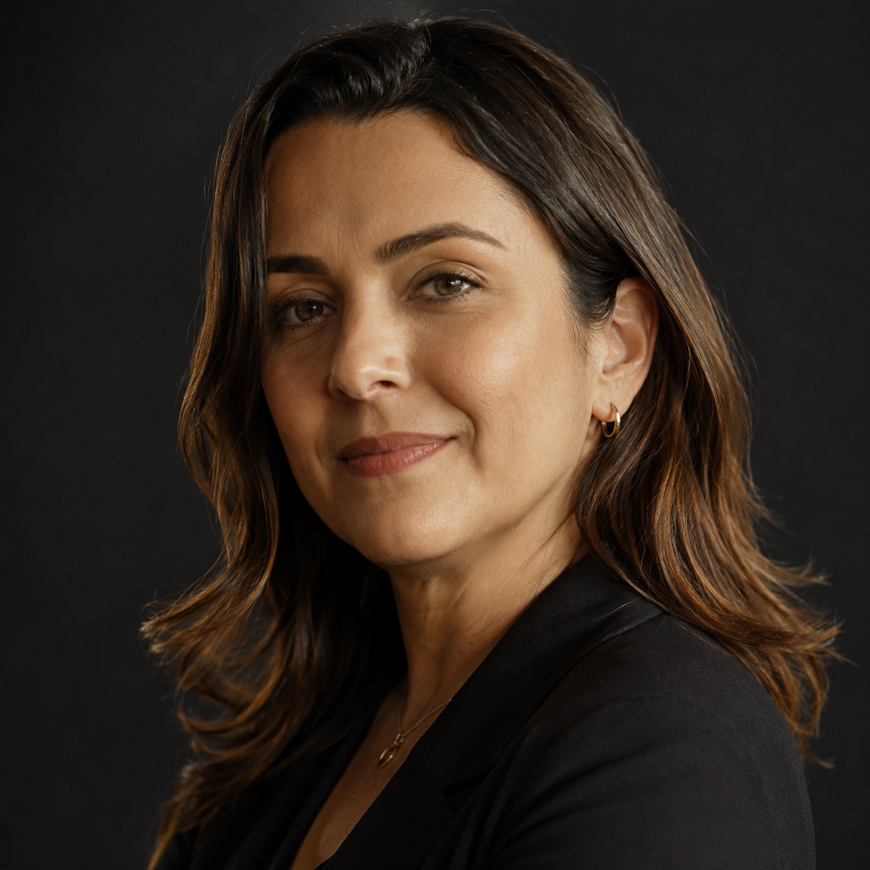 Ana Luiza F.